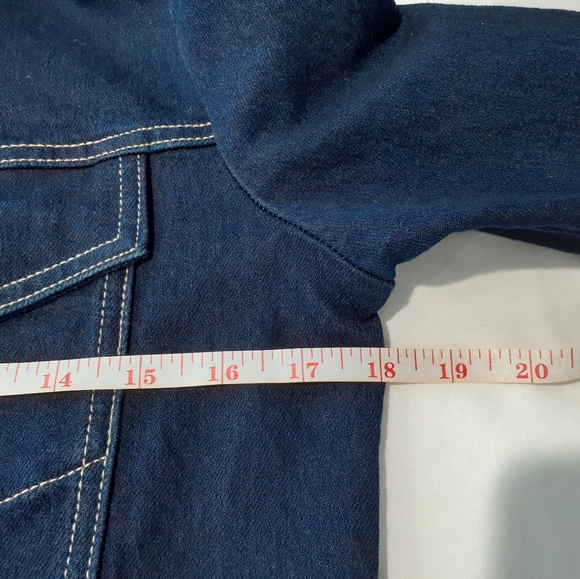 Calvin Klein Jeans Women's Raw Edge Denim Trucker Jacket Dark Wash Size M NEW - Picture 6 of 9